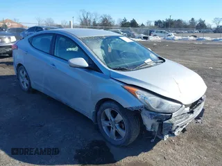 2013 Hyundai Elantra GLS z VIN 5NPDH4AE9DH254990, wystawiony jako IAAI lot #41380142 z przebiegiem 151 170 mil mil oraz . Historia ofert i sprzedaży dostępna na DreamBid. Obrazek 1.