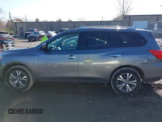 2019 Nissan Pathfinder S z VIN 5N1DR2MM7KC627310, wystawiony jako IAAI lot #42064061 z przebiegiem 110 353 mil mil oraz . Historia ofert i sprzedaży dostępna na DreamBid. Obrazek 14.