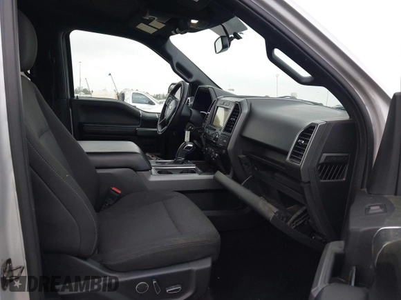 2018 Ford F-150 XL with VIN 1FTEW1CP8JKC66326, listed as a IAAI auction lot 41937917 with 204,091 mi miles. Bid and sale history available at carsss.com. Image 5.