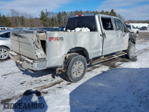 2018 Ford Super Duty F-250 SRW XL with VIN 1FT7W2BTXJEB09361, listed as a IAAI auction lot 41448071 with 73,658 mi miles. Bid and sale history available at carsss.com. Image 4.