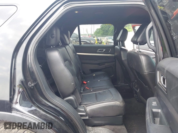 2018 Ford Explorer XLT z VIN 1FM5K7D83JGC39166, wystawiony jako IAAI lot #42425333 z przebiegiem 122 029 mil mil oraz . Historia ofert i sprzedaży dostępna na DreamBid. Obrazek 8.