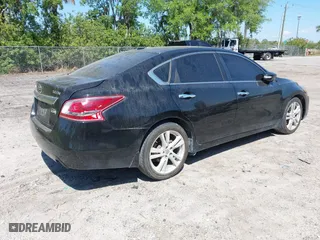 2013 Nissan Altima 3.5 SL with VIN 1N4BL3AP0DC213375, listed as a IAAI auction lot 41796421 with 196,043 mi miles. Bid and sale history available at carsss.com. Image 4.
