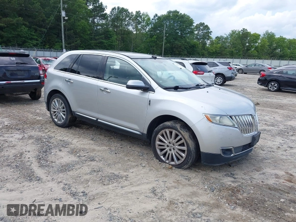 2011 Lincoln MKX z VIN 2LMDJ8JK2BBJ26455, wystawiony jako IAAI lot #42483429 z przebiegiem 196 075 mil mil oraz . Historia ofert i sprzedaży dostępna na DreamBid. Obrazek 1.