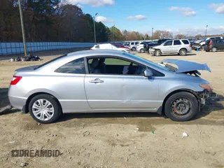 2008 Honda Civic Cpe LX with VIN 2HGFG12688H503166, listed as a IAAI auction lot 40949573 with 166,571 mi miles. Bid and sale history available at carsss.com. Image 14.