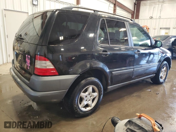 1999 Mercedes-Benz M-Class with VIN 4JGAB54EXXA089660, listed as a Copart auction lot 84007244 with 236,767 mi miles and Non Repairable. Bid and sale history available at carsss.com. Image 3.