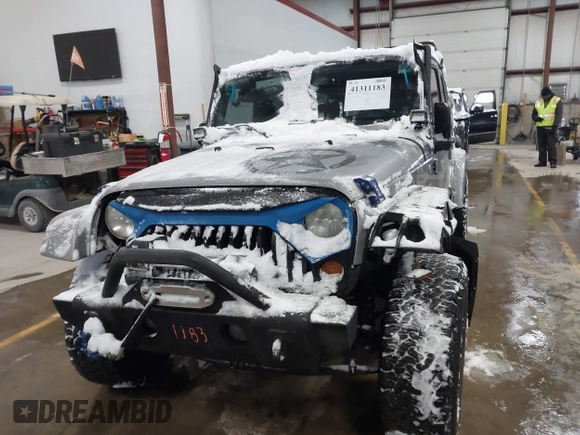 2013 Jeep Wrangler Unlimited Sport z VIN 1C4BJWDG3DL628784, wystawiony jako IAAI lot #41311183 z przebiegiem 125 118 mil mil oraz . Historia ofert i sprzedaży dostępna na DreamBid. Obrazek 12.