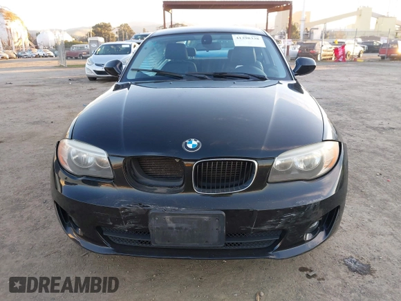 2013 BMW 1 Series 128i с VIN WBAUP9C53DVS95917, выставлен на аукционе IAAI как лот 41398338 с пробегом 52 160 миль миль и . История ставок и продаж доступна на DreamBid. Изображение 13.