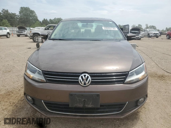 2012 Volkswagen Jetta SEL with VIN 3VWLP7AJ1CM301674, listed as a Copart auction lot 59000735 with 118,308 mi miles and Salvage title. Bid and sale history available at DreamBid. Image 5.