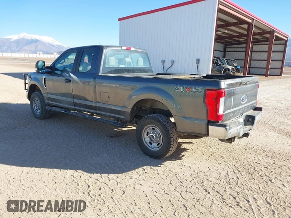 2019 Ford F-250 XL z VIN 1FT7X2B66KEE87332, wystawiony jako IAAI lot #41423827 z przebiegiem 206 947 mil mil oraz . Historia ofert i sprzedaży dostępna na DreamBid. Obrazek 3.