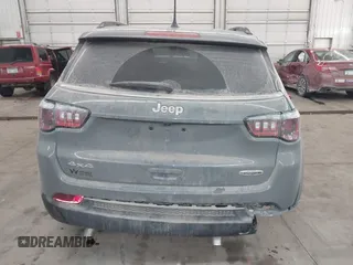 2024 Jeep Compass Latitude Lux с VIN 3C4NJDFN1RT601432, выставлен на аукционе IAAI как лот 41586810 с пробегом 17 406 миль миль и . История ставок и продаж доступна на DreamBid. Изображение 17.