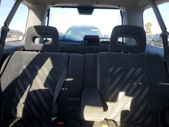 2001 Honda CR-V EX with VIN JHLRD18651C003635, listed as a Copart auction lot 50456445 with 136,558 mi miles and Salvage Title. Bid and sale history available at carsss.com. Image 10.