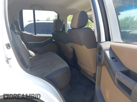 2005 Nissan Xterra S z VIN 5N1AN08W85C644846, wystawiony jako IAAI lot #41942899 z przebiegiem 172 518 mil mil oraz . Historia ofert i sprzedaży dostępna na DreamBid. Obrazek 8.