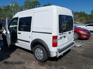 2010 Ford Transit Connect XLT z VIN NM0LS6BNXAT018246, wystawiony jako IAAI lot #41843335 z przebiegiem 43 052 mil mil oraz . Historia ofert i sprzedaży dostępna na DreamBid. Obrazek 3.