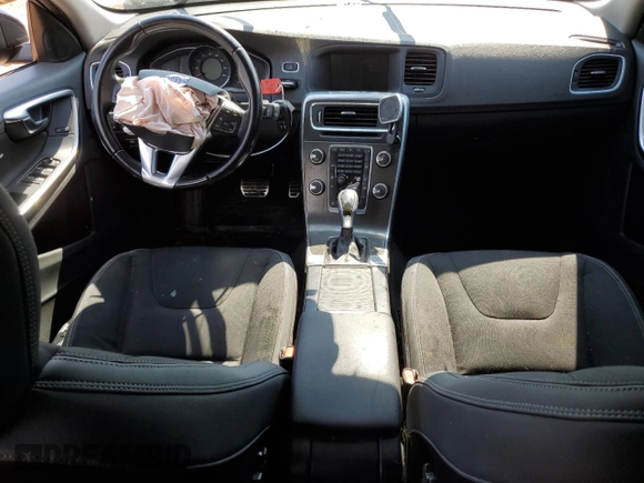 2015 Volvo V60 z VIN YV140MEA2F1209442, wystawiony jako Copart lot #54936914 z przebiegiem Nie podano mil oraz Szkoda całkowita • Salvage title. Historia ofert i sprzedaży dostępna na DreamBid. Obrazek 8.