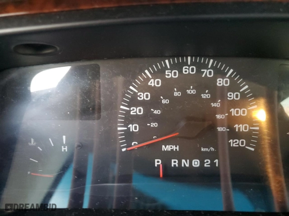 2002 Lincoln Town Car Cartier with VIN 1LNHM83W62Y618719, listed as a Copart auction lot 88722925 with 0 mi miles and Salvage Title. Bid and sale history available at carsss.com. Image 9.