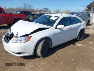 2013 Chrysler 200 LX with VIN 1C3CCBAB1DN640487, listed as a IAAI auction lot 41772952 with 173,109 mi miles. Bid and sale history available at carsss.com. Image 18.