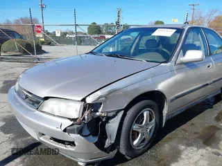 1997 Honda Accord LX z VIN 1HGCD5639VA006625, wystawiony jako IAAI lot #41847843 z przebiegiem 210 800 mil mil oraz . Historia ofert i sprzedaży dostępna na DreamBid. Obrazek 6.