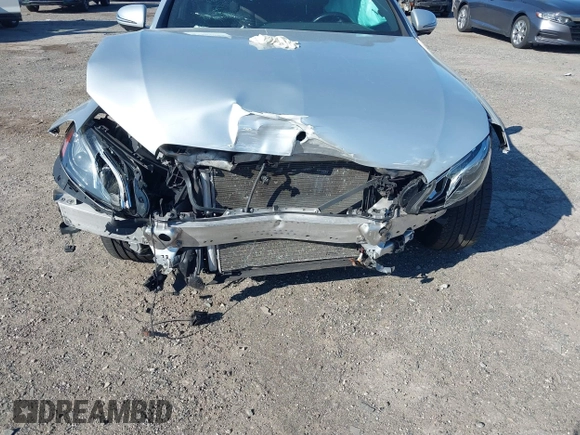 2020 Mercedes-Benz E 350 with VIN WDDZF8EB4LA703331, listed as a IAAI auction lot 42297055 with Not provided miles and . Bid and sale history available at DreamBid. Image 6.