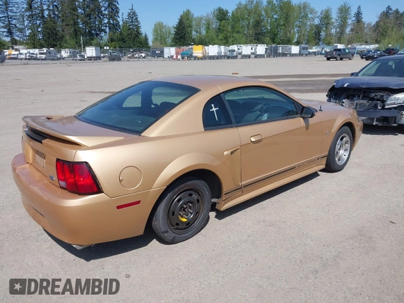 2000 Ford Mustang with VIN 1FAFP4041YF220522, listed as a IAAI auction lot 42090499 with 190,182 mi miles. Bid and sale history available at carsss.com. Image 4.