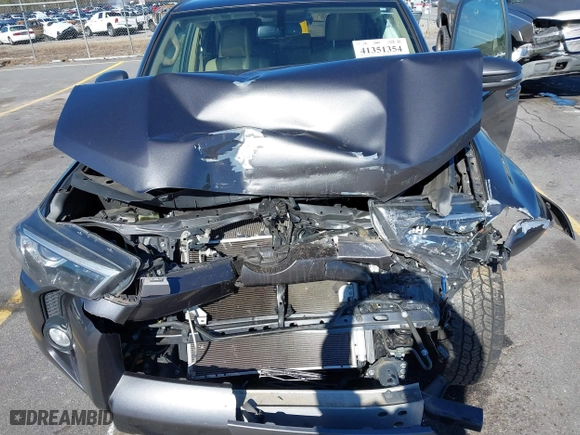 2017 Toyota 4Runner SR5 with VIN JTEZU5JR7H5154009, listed as a IAAI auction lot 41351354 with 127,781 mi miles. Bid and sale history available at carsss.com. Image 10.