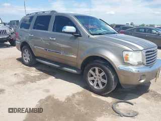 2007 Chrysler Aspen Limited z VIN 1A8HX58267F517563, wystawiony jako IAAI lot #42110088 z przebiegiem 147 250 mil mil oraz . Historia ofert i sprzedaży dostępna na DreamBid. Obrazek 1.