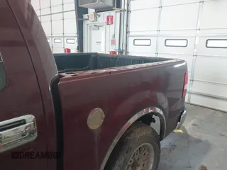2004 Ford F-150 XLT z VIN 1FTRW12W44KC93229, wystawiony jako IAAI lot #42434756 z przebiegiem Nie podano mil oraz . Historia ofert i sprzedaży dostępna na DreamBid. Obrazek 12.