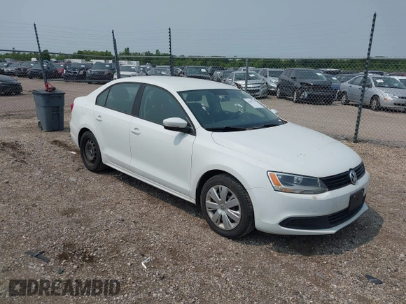 2014 Volkswagen Jetta SE z VIN 3VWD17AJ4EM288282, wystawiony jako IAAI lot #42404774 z przebiegiem 116 292 mil mil oraz . Historia ofert i sprzedaży dostępna na DreamBid. Obrazek 1.