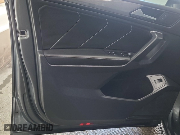 2024 Volkswagen Tiguan SE with VIN 3VV3B7AX1RM108036, listed as a IAAI auction lot 42796415 with 37,805 mi miles and . Bid and sale history available at DreamBid. Image 28.
