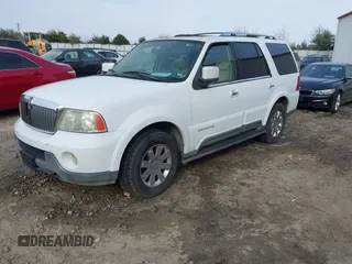 2004 Lincoln Navigator Luxury with VIN 5LMFU27R84LJ33410, listed as a IAAI auction lot 41530053 with 212,483 mi miles. Bid and sale history available at carsss.com. Image 2.