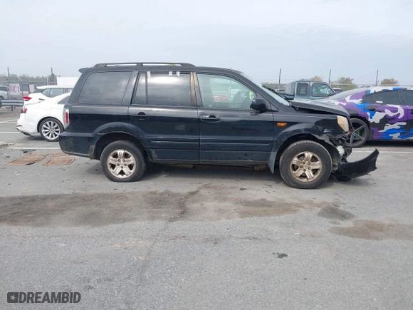 2008 Honda Pilot VP with VIN 5FNYF28218B002162, listed as a IAAI auction lot 39063504 with 252,691 mi miles. Bid and sale history available at carsss.com. Image 13.