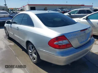 2008 Mercedes-Benz CLK 350 with VIN WDBTJ56H98F254530, listed as a IAAI auction lot 41715192 with 163,563 mi miles and . Bid and sale history available at carsss.com. Image 3.