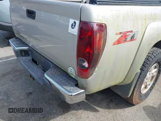 2005 Chevrolet Colorado 1SE LS Z71 z VIN 1GCDS136X58150661, wystawiony jako IAAI lot #42381181 z przebiegiem 246 262 mil mil oraz . Historia ofert i sprzedaży dostępna na DreamBid. Obrazek 6.