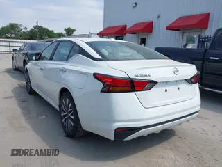 2025 Nissan Altima SV with VIN 1N4BL4DV2SN373999, listed as a IAAI auction lot 42038863 with 1,396 mi miles. Bid and sale history available at carsss.com. Image 3.