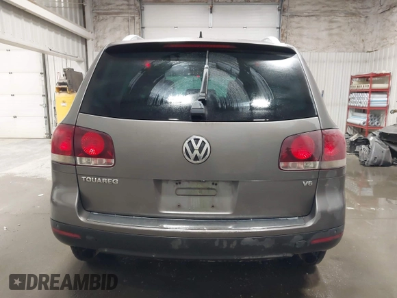 2008 Volkswagen Touareg V6 с VIN WVGBE77L18D028912, выставлен на аукционе IAAI как лот 41615381 с пробегом 182 982 миль миль и . История ставок и продаж доступна на DreamBid. Изображение 16.