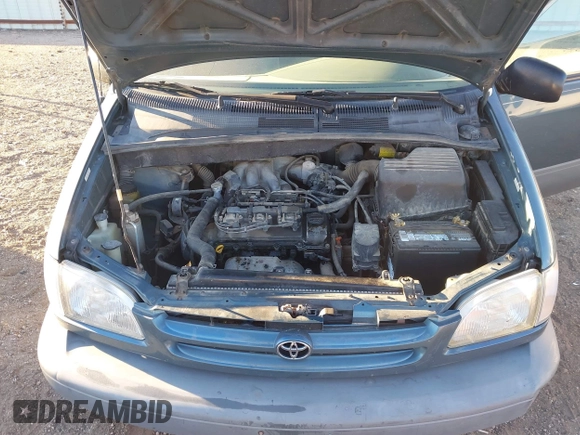 2000 Toyota Sienna CE with VIN 4T3GF19C2YU240254, listed as a IAAI auction lot 40688669 with 1 mi miles. Bid and sale history available at carsss.com. Image 10.