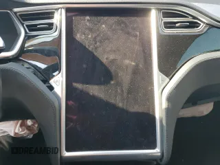 2013 Tesla Model S Performance z VIN 5YJSA1CP6DFP27686, wystawiony jako Copart lot #65083215 z przebiegiem Nie podano mil oraz Szkoda całkowita • Salvage title. Historia ofert i sprzedaży dostępna na DreamBid. Obrazek 9.