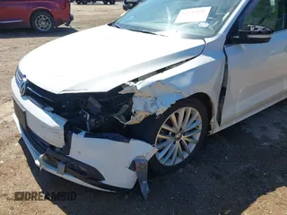2013 Volkswagen Jetta TDI w/Premium with VIN 3VW3L7AJ4DM361445, listed as a IAAI auction lot 41735571 with 133,894 mi miles and . Bid and sale history available at DreamBid. Image 6.