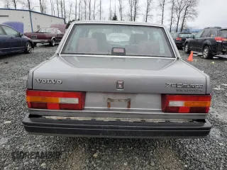1990 Volvo 760 z VIN YV1GA8740L0089828, wystawiony jako Copart lot #84668844 z przebiegiem 272 600 mil mil oraz Szkody całkowita. Historia ofert i sprzedaży dostępna na DreamBid. Obrazek 6.