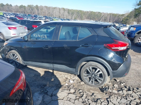2018 Nissan Kicks SV with VIN 3N1CP5CU1JL524589, listed as a IAAI auction lot 41236428 with 116,487 mi miles. Bid and sale history available at carsss.com. Image 14.