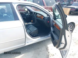 2004 Jaguar XJ 8 z VIN SAJWA71C24SG32778, wystawiony jako IAAI lot #42265164 z przebiegiem 155 872 mil mil oraz . Historia ofert i sprzedaży dostępna na DreamBid. Obrazek 5.