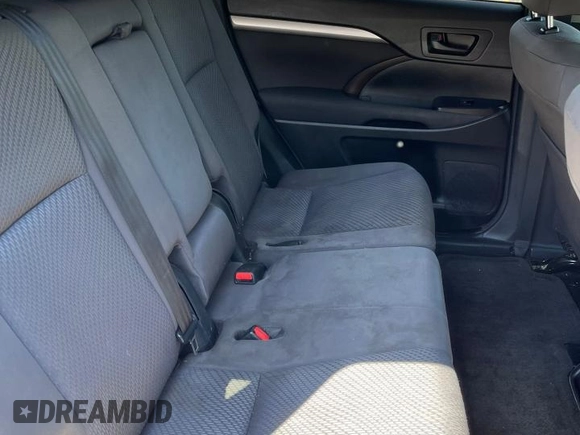 2014 Toyota Highlander LE z VIN 5TDZARFH5ES007181, wystawiony jako Copart lot #56413755 z przebiegiem 211 427 mil mil oraz Czysty tytuł • Clean title. Historia ofert i sprzedaży dostępna na DreamBid. Obrazek 6.