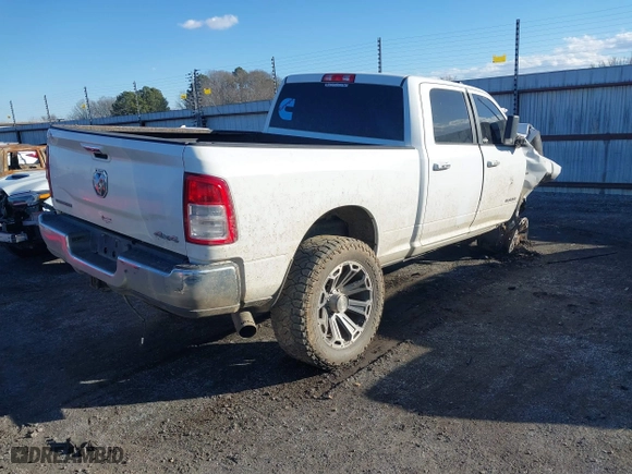 2019 Ram 2500 Big Horn with VIN 3C6UR5DL8KG650208, listed as a IAAI auction lot 41317238 with 104,004 mi miles. Bid and sale history available at carsss.com. Image 4.