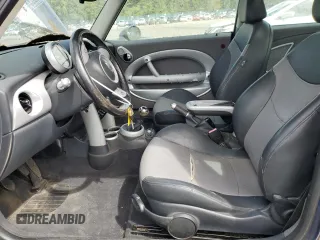 2006 MINI Hardtop с VIN WMWRC33586TK70945, выставлен на аукционе Copart как лот 57802225 с пробегом 131 581 миль миль и Чистый • Clean title. История ставок и продаж доступна на DreamBid. Изображение 7.