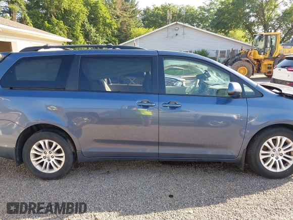 2014 Toyota Sienna XLE with VIN 5TDYK3DCXES524294, listed as a IAAI auction lot 42546467 with 122,257 mi miles and . Bid and sale history available at DreamBid. Image 13.