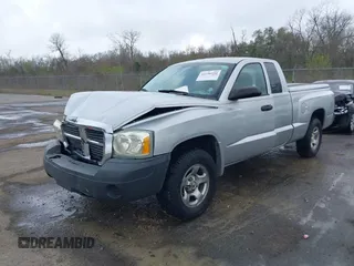 2005 Dodge Dakota ST with VIN 1D7HE22K25S119460, listed as a IAAI auction lot 41790592 with 104,995 mi miles and . Bid and sale history available at DreamBid. Image 17.