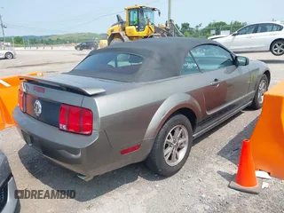 2005 Ford Mustang Deluxe with VIN 1ZVFT84N955183489, listed as a IAAI auction lot 42473437 with 221,709 mi miles and . Bid and sale history available at DreamBid. Image 4.