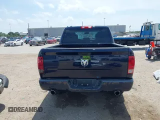 2013 Ram 1500 Express z VIN 1C6RR6KT3DS566209, wystawiony jako IAAI lot #42060295 z przebiegiem 168 948 mil mil oraz . Historia ofert i sprzedaży dostępna na DreamBid. Obrazek 17.