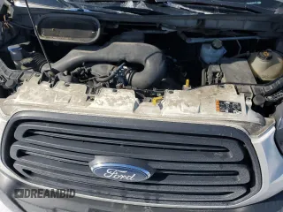 2018 Ford Transit XL z VIN 1FMZK1YMXJKB47281, wystawiony jako Copart lot #46135185 z przebiegiem Nie podano mil oraz Czysty tytuł • Clean title. Historia ofert i sprzedaży dostępna na DreamBid. Obrazek 12.