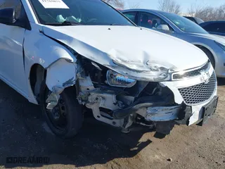 2014 Chevrolet Cruze LS with VIN 1G1PA5SH8E7340032, listed as a IAAI auction lot 41769875 with 134,582 mi miles. Bid and sale history available at carsss.com. Image 6.