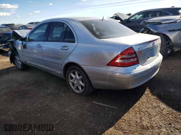2002 Mercedes-Benz C 230/260/280/320 with VIN WDBRF64J02F194555, listed as a Copart auction lot 42923725 with 140,312 mi miles and Salvage Title. Bid and sale history available at DreamBid. Image 2.